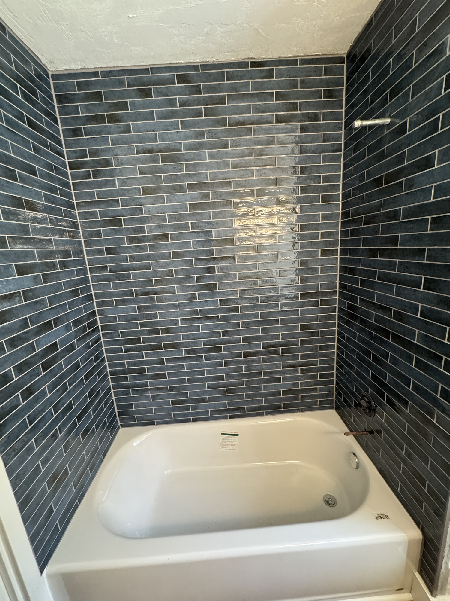 Tub surround tile